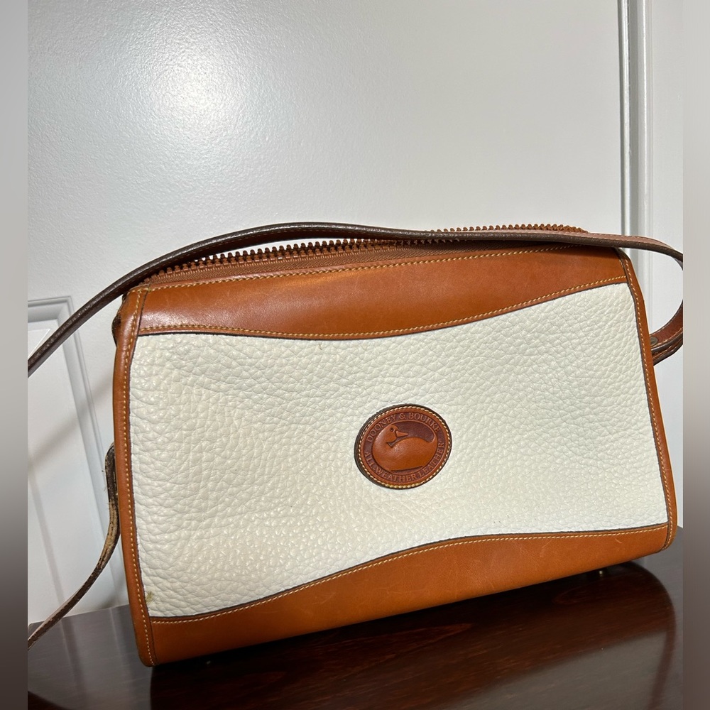 Authentic Vintage Dooney & Bourke White Pebble Leather Shoulder Bag